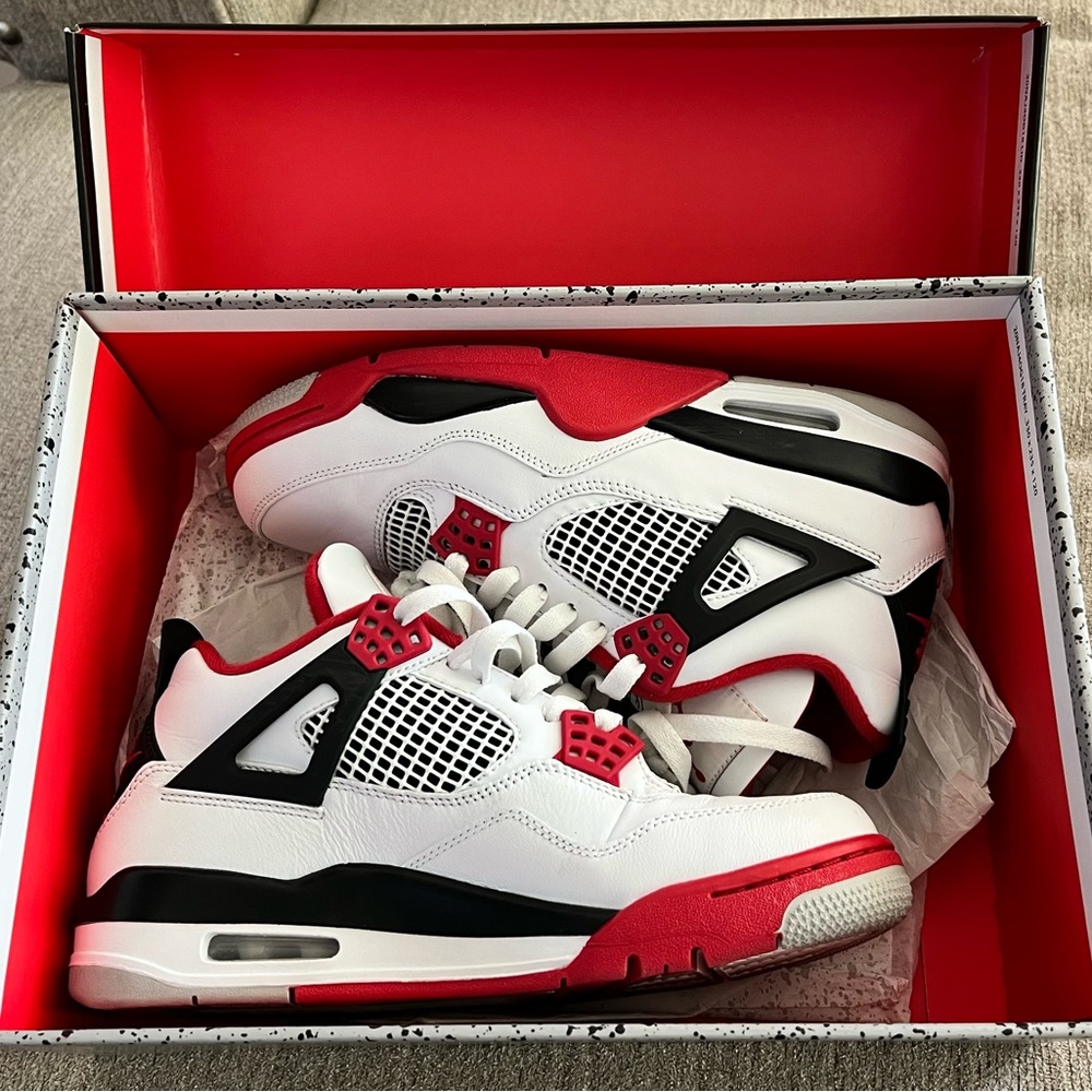 Jordan 4 Retro Fire Red